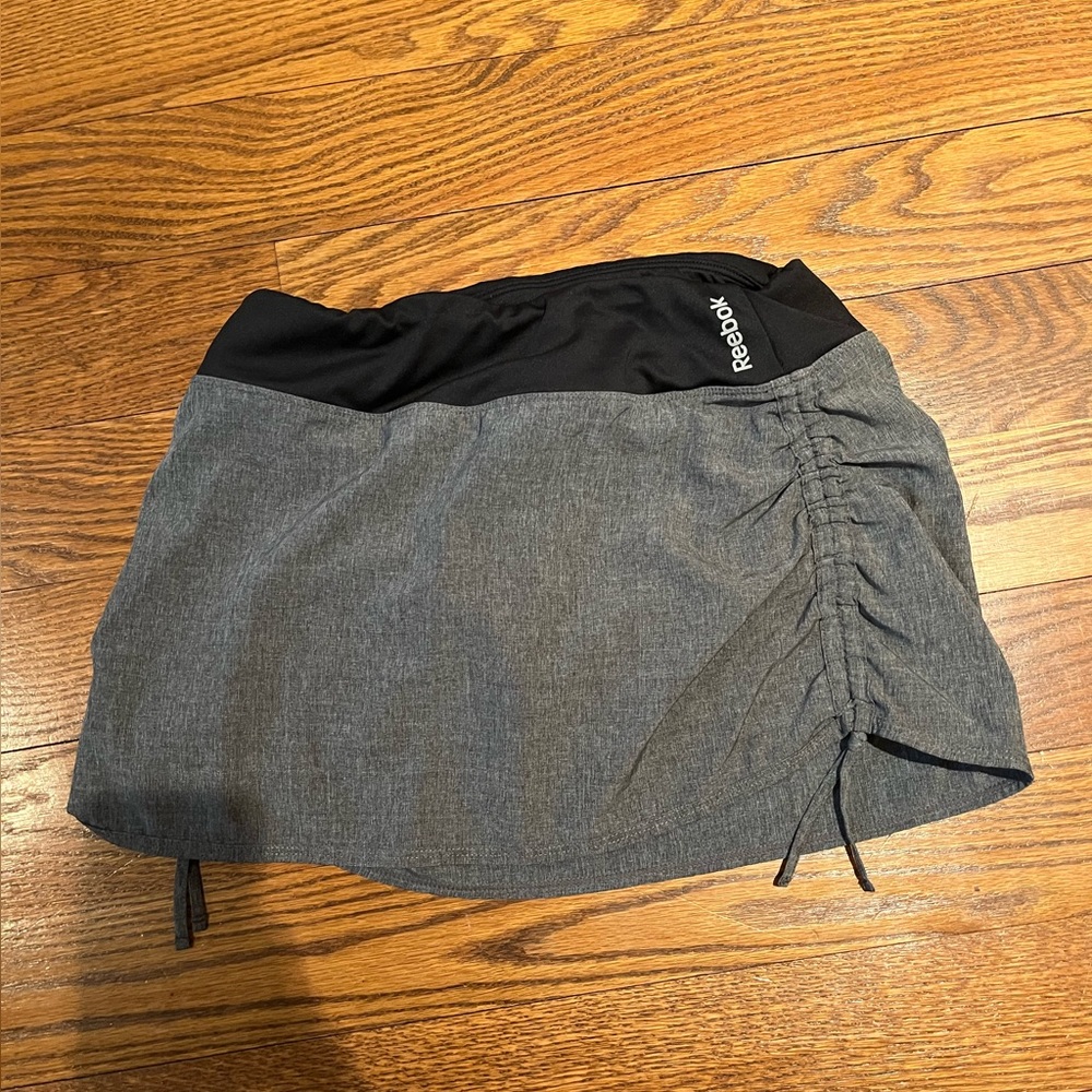 Reebok black and grey tennis skirt